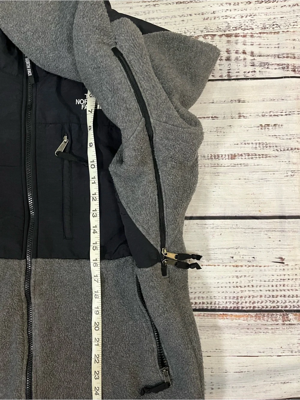 The North Face Vintage Men's Denali Fleece Jacket Full zip Size M Black & Gray